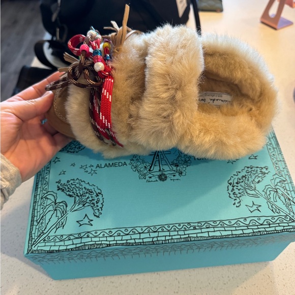 LOLA Shearling Mules with Beaded Accents - Picture 4 of 7